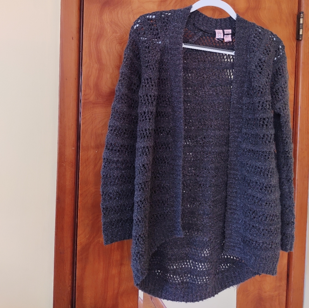 Love on a Hanger. Loose-knit gray open cardigan. Women's S.